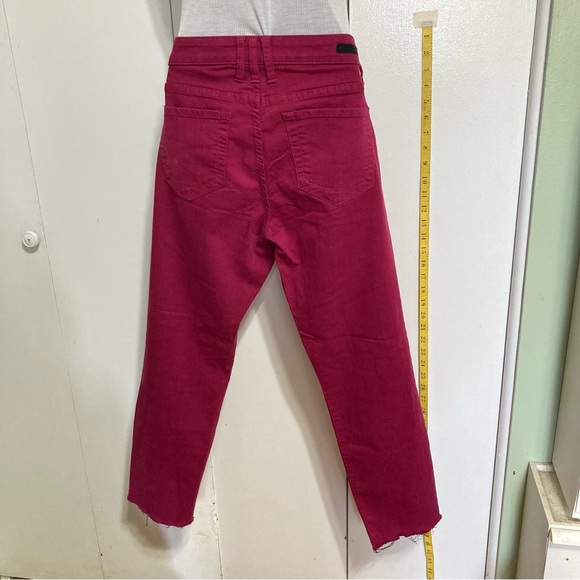 Kut From the Cloth Diana Skinny Burgundy Stretch Jeans Distressed Hem Size 6 - Picture 4 of 16